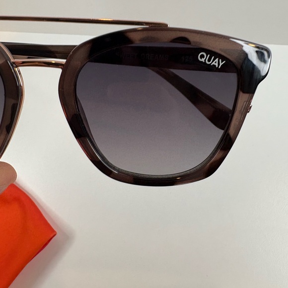 QUAY SUNGLASSES “SWEET DREAMS” 125 - Quay Australia Tortoise Shell sunglasses - Picture 15 of 16